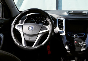 Подержанный автомобиль Changan CS35 2018 года (16 фото)
