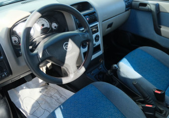 Подержанный автомобиль Chevrolet Viva 2005 года (9 фото)