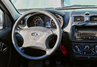 Подержанный автомобиль LADA (ВАЗ) Granta Sedan 2023 года (17 фото)