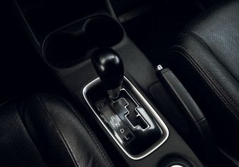 Подержанный автомобиль Mitsubishi Outlander 2012 года (10 фото)