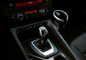 Подержанный автомобиль BMW X1 2012 года (9 фото)