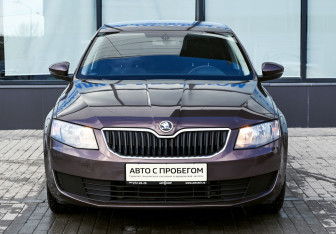 Подержанный автомобиль Skoda Octavia Liftback 2013 года (8 фото)