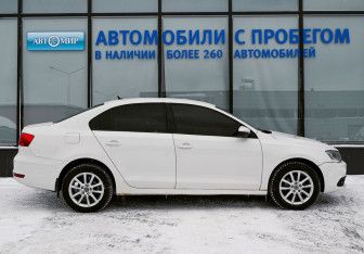 Подержанный автомобиль Volkswagen Jetta Sedan 2013 года (6 фото)