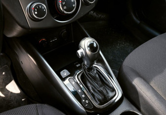 Подержанный автомобиль Kia Cerato Sedan 2010 года (10 фото)