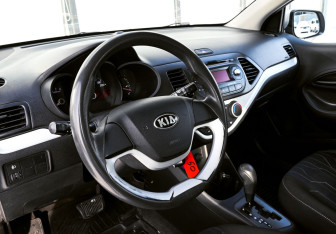 Подержанный автомобиль Kia Picanto 2013 года (10 фото)