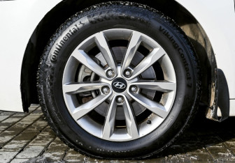 Подержанный автомобиль Hyundai i40 Wagon 2016 года (22 фото)