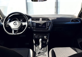 Подержанный автомобиль Volkswagen Tiguan 2017 года (18 фото)