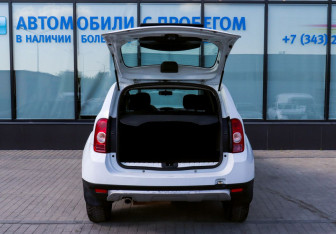 Подержанный автомобиль Renault Duster 2014 года (18 фото)