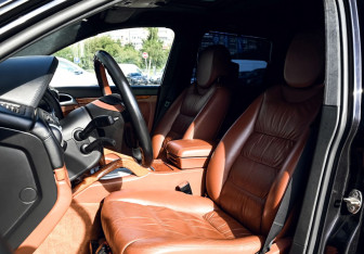 Подержанный автомобиль Porsche Cayenne 2007 года (19 фото)