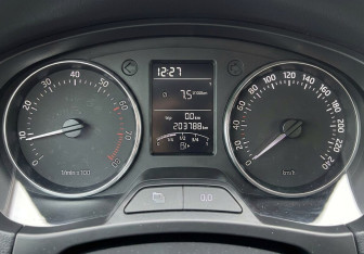 Подержанный автомобиль Skoda Rapid Liftback 2017 года (19 фото)