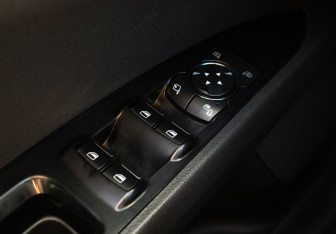 Подержанный автомобиль Ford Mondeo Sedan 2015 года (13 фото)