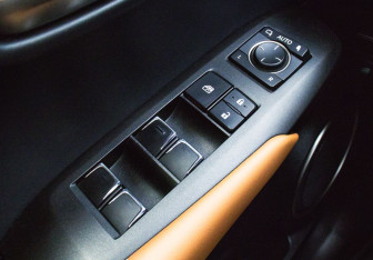 Подержанный автомобиль Lexus NX 2019 года (12 фото)
