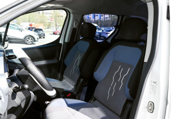 Подержанный автомобиль Peugeot Partner 2012 года (14 фото)