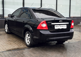 Подержанный автомобиль Ford Focus Sedan 2008 года (3 фото)