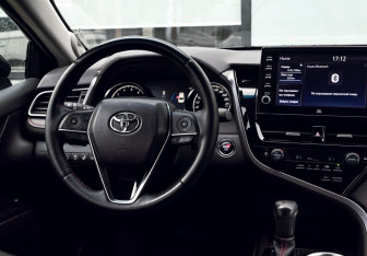 Подержанный автомобиль Toyota Camry Sedan 2021 года (19 фото)