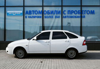 Подержанный автомобиль LADA (ВАЗ) Priora Hatchback 2014 года (2 фото)