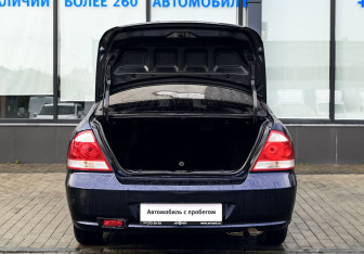 Подержанный автомобиль Nissan Almera Classic 2010 года (17 фото)