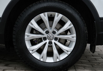 Подержанный автомобиль Volkswagen Tiguan 2020 года (22 фото)