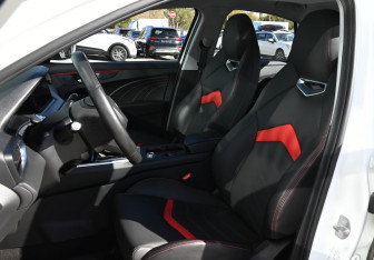 Подержанный автомобиль Kaiyi E5 2023 года (18 фото)