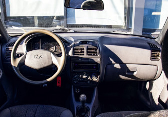 Подержанный автомобиль Hyundai Accent Sedan 2008 года (16 фото)