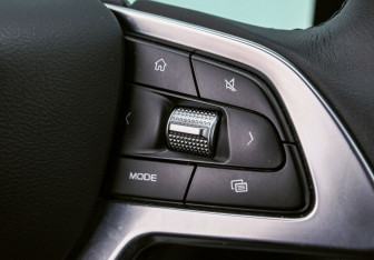 Подержанный автомобиль LIVAN X6PRO 2023 года (14 фото)