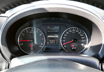 Подержанный автомобиль Nissan X-Trail 2011 года (11 фото)