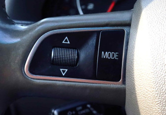 Подержанный автомобиль Audi Q5 2011 года (15 фото)