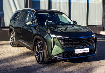 Подержанный автомобиль Geely Atlas 2024 года (7 фото)