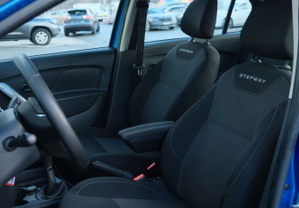 Подержанный автомобиль Renault Logan Sedan 2020 года (17 фото)