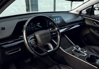 Подержанный автомобиль Omoda C5 2022 года (15 фото)