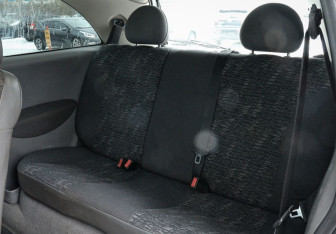 Подержанный автомобиль Opel Corsa 2000 года (15 фото)