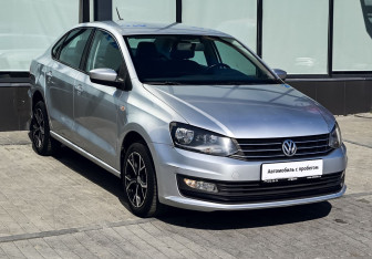 Подержанный автомобиль Volkswagen Polo Sedan 2017 года (7 фото)