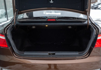 Подержанный автомобиль Lifan Solano 2018 года (16 фото)