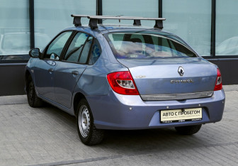 Подержанный автомобиль Renault Symbol 2008 года (3 фото)