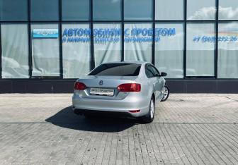 Подержанный автомобиль Volkswagen Jetta Sedan 2014 года (5 фото)