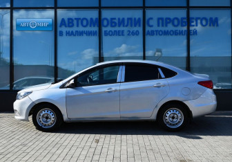Подержанный автомобиль Haima M3 2014 года (2 фото)