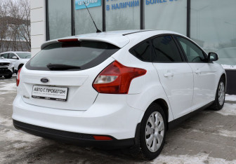 Подержанный автомобиль Ford Focus Hatchback 2012 года (5 фото)