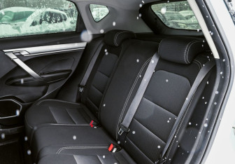 Подержанный автомобиль Geely Coolray 2021 года (17 фото)