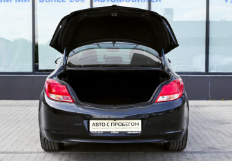 Подержанный автомобиль Opel Insignia Sedan 2013 года (19 фото)