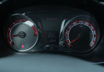 Подержанный автомобиль LADA (ВАЗ) Granta Sedan 2023 года (16 фото)