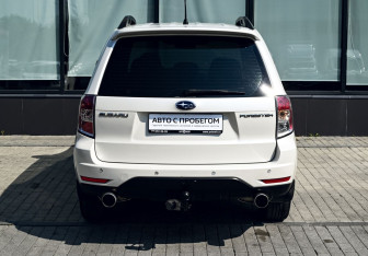 Подержанный автомобиль Subaru Forester Suv 2010 года (4 фото)