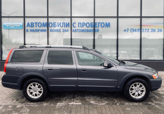 Подержанный автомобиль Volvo XC70 2006 года (6 фото)
