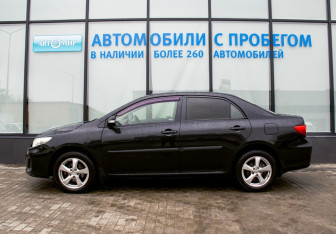 Подержанный автомобиль Toyota Corolla Sedan 2010 года (2 фото)