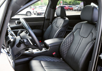 Подержанный автомобиль Kia Sorento 2023 года (16 фото)