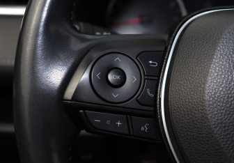 Подержанный автомобиль Toyota RAV4 2020 года (15 фото)