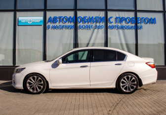 Подержанный автомобиль Honda Accord Sedan 2013 года (2 фото)