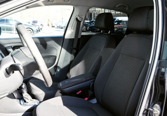 Подержанный автомобиль Volkswagen Polo Sedan 2011 года (14 фото)