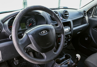 Подержанный автомобиль LADA (ВАЗ) Granta Sedan 2017 года (10 фото)