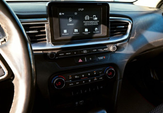 Подержанный автомобиль Kia Ceed Wagon 2019 года (11 фото)