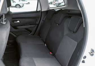 Подержанный автомобиль Renault Duster 2022 года (19 фото)